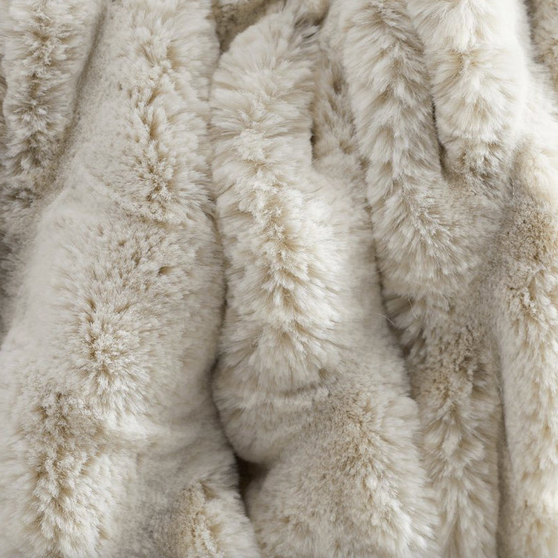 Beautiful RUCHED Faux Fur Throw – Everyday Cozy Living